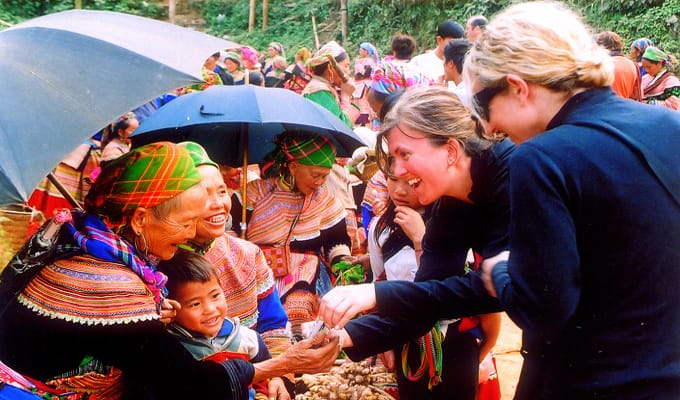 ONE DAY SAPA TRIP TO BAC HA MARKET