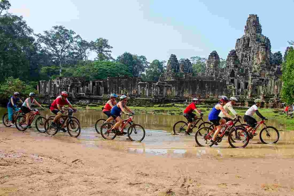 PHNOM PENH CYCLING TOUR TO ANGKOR WAT