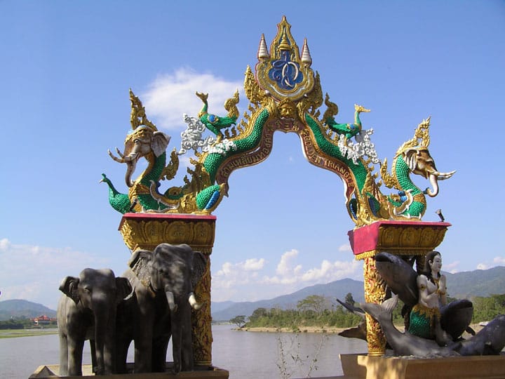 NORTHERN THAILAND TOUR TO LAOS