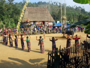 1-DAY HOI AN JEEP TOUR TO BHO HONG AND CO TU VILLAGE