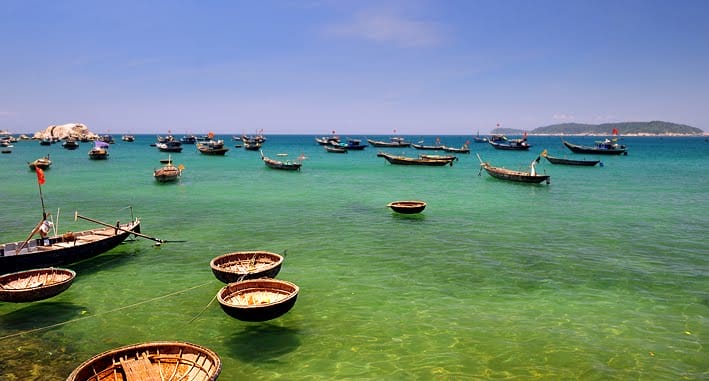 VIETNAM BEACH BREAK IN DA NANG - HOI AN - HUE