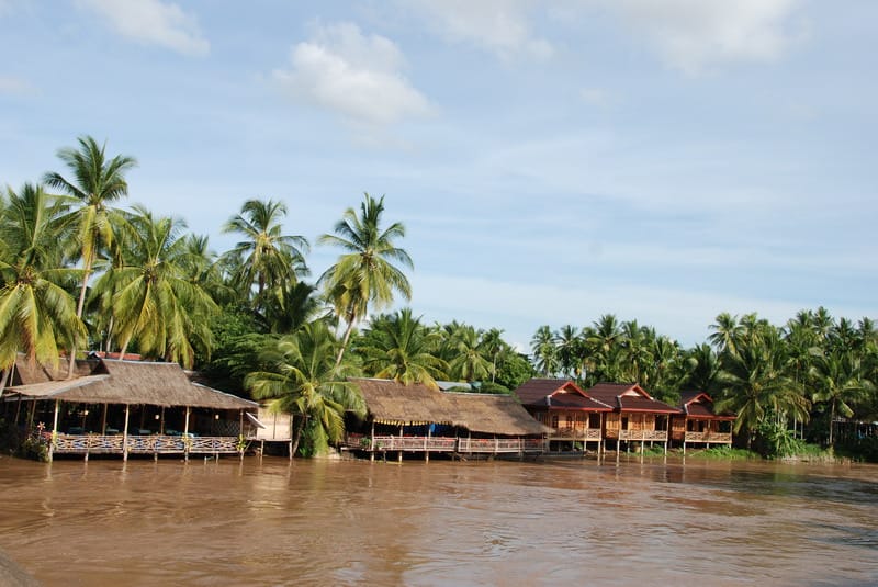 LAOS KAYAKING TOUR TO THE "4000 ISLANDS"