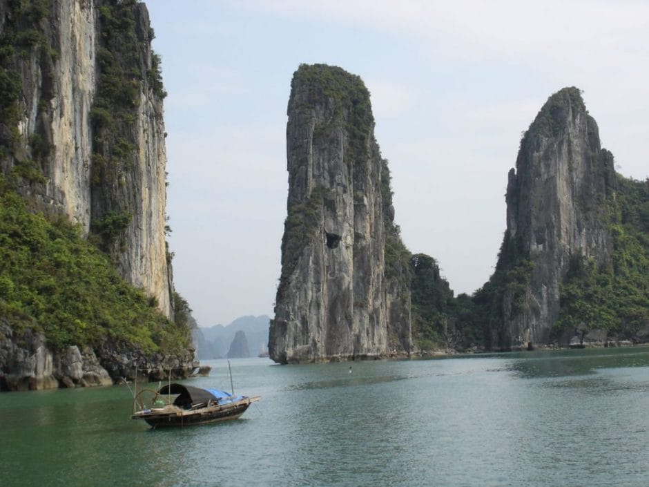 WEST-TO-EAST VIETNAM HIKING TRIP PLUS HALONG BAY