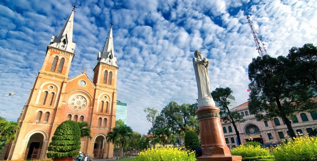 SAIGON - CON DAO PACKAGE TOUR FOR BEACH RELAXATION