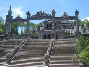 HUE TOUR TO TU DUC AND KHAI DINH ROYAL TOMBS