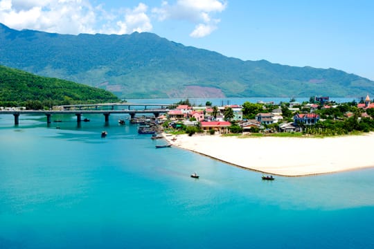 best-beaches-in-vietnam-to-visit-this-spring-top-spring-holiday-destinations