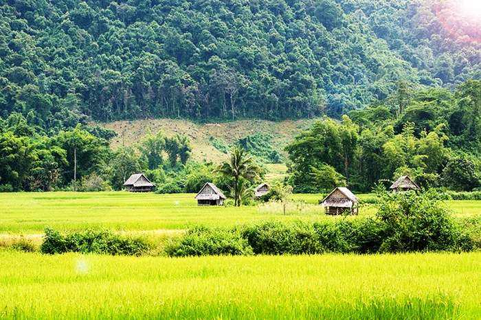 TOXIC LAOS TOUR IN STYLE