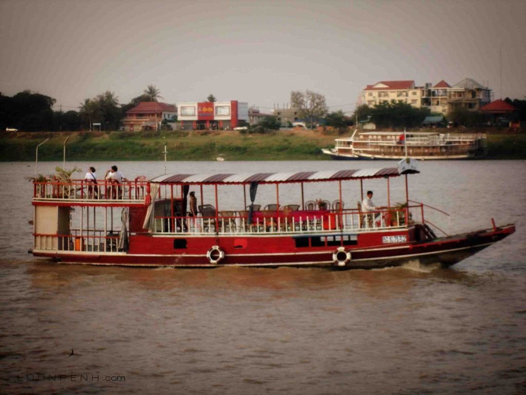 DOWNSTREAM CAMBODIA CRUISE EXPEDITION TO VIETNAM