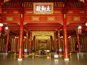 HALF-DAY HUE TOUR TO IMPERIAL CITADEL & ROYAL ART MUSEUM