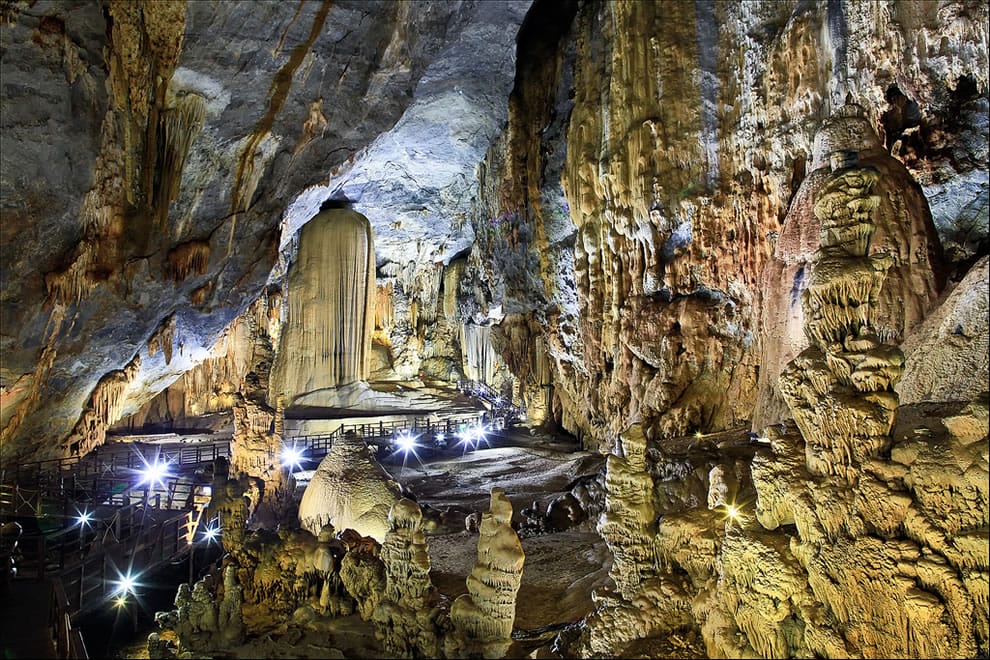 Phong Nha group tours to Thien Duong cave - Vietnam set departure tours