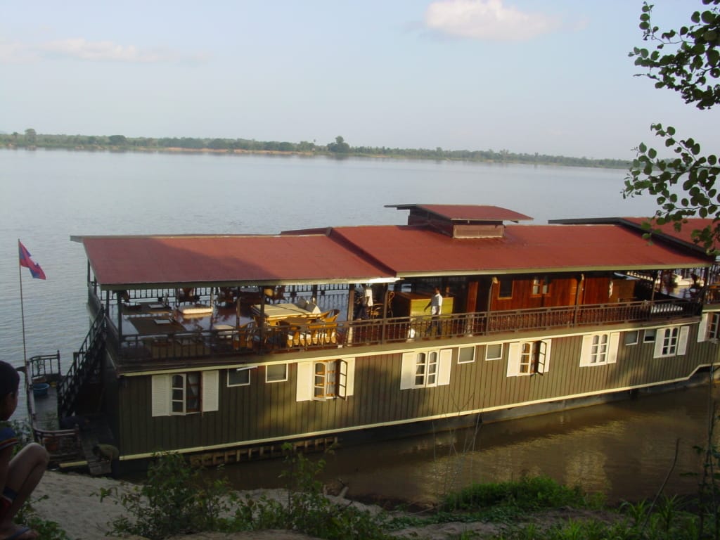 PAKSE CRUISE TOUR TO MEKONG ISLANDS