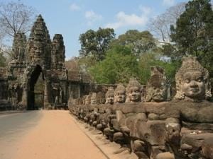 Phnom Penh Cruising Trip to Siem Reap by RV Jayavarman