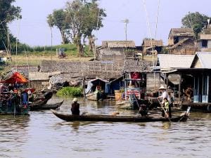 RV Lan Diep Upstream Cruise Holiday from Saigon to Siem Reap