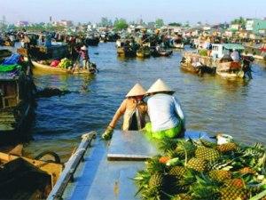 RV Lan Diep Upstream Cruise Holiday from Saigon to Siem Reap