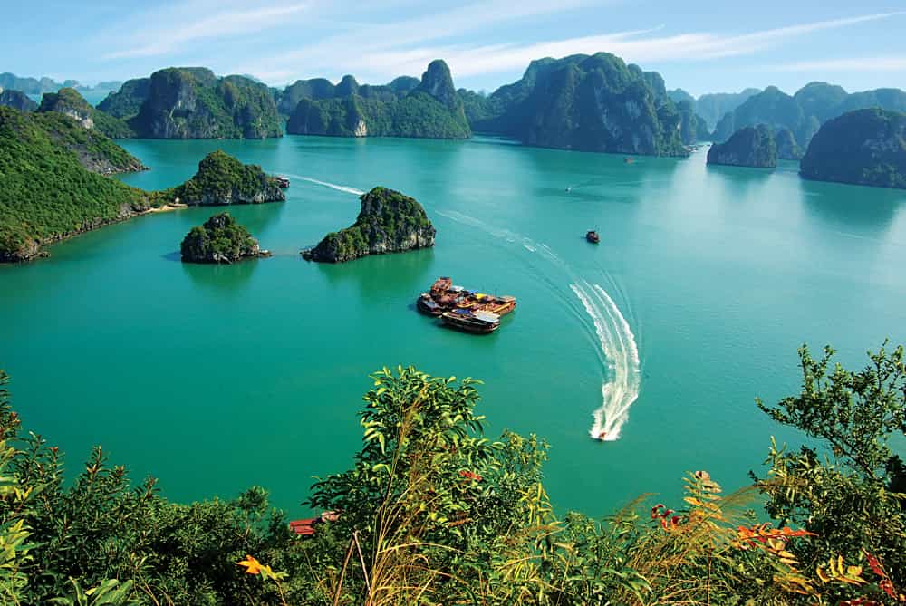 MEMORABLE VIETNAM LANDSCAPE AND BEACH VACATION - 15 DAYS