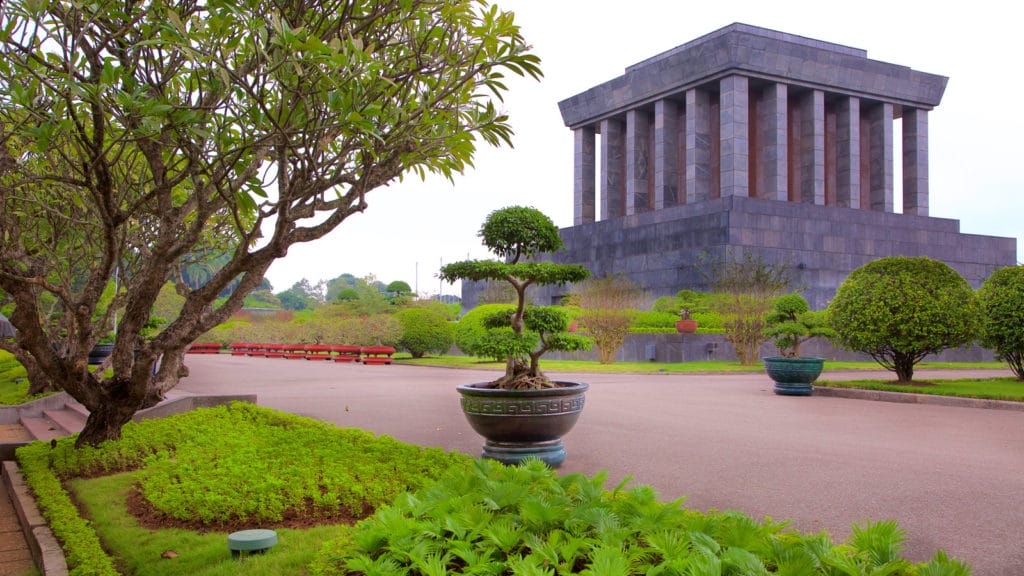 HANOI SET-DEPARTURE WALKING TOUR