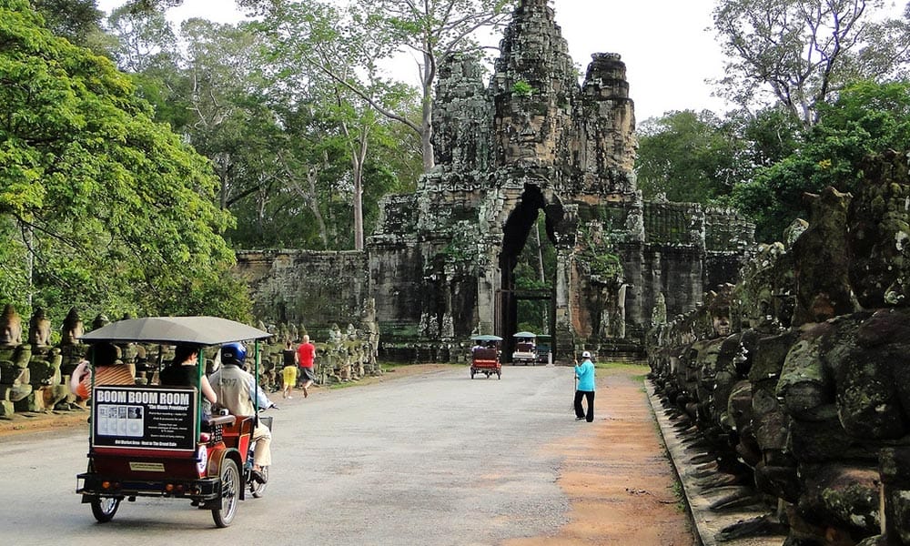 Downstream Mekong River Cruise Tours From Cambodia to Vietnam - 10 Days