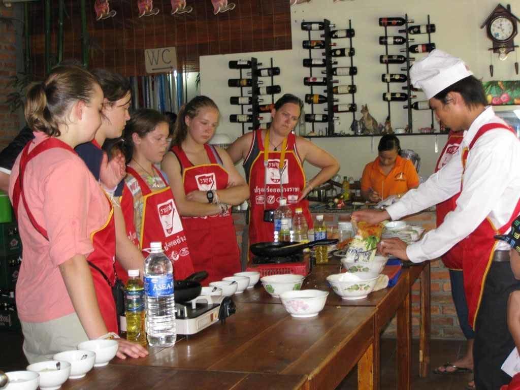 TRULY VIETNAM COOKING CLASS IN HUE – DA NANG – HOI AN