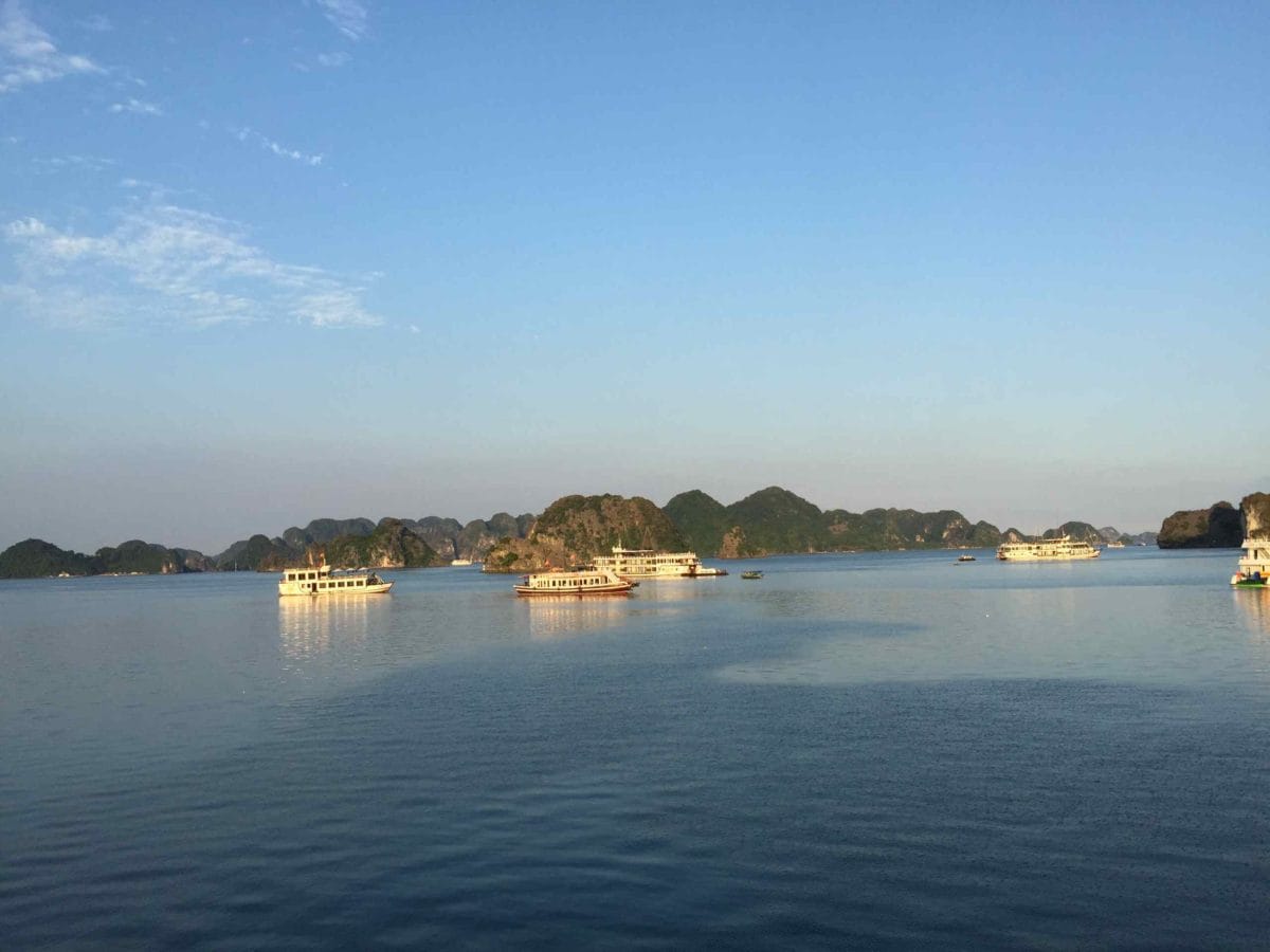 HANOI WANDERING TOUR TO NINH BINH AND HALONG