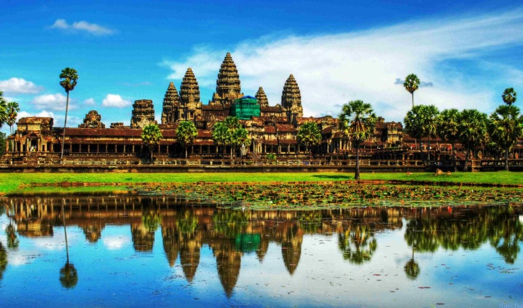 SPECTACULAR COMBINATION TOUR IN LAOS - VIETNAM - CAMBODIA