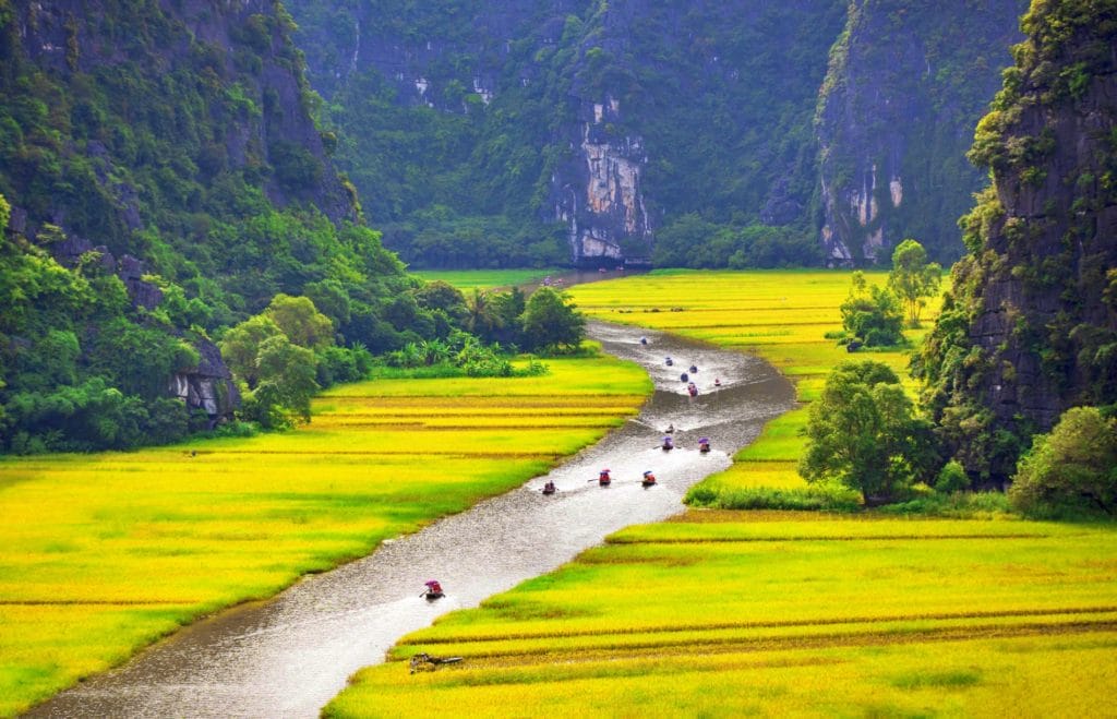 2- Day Ninh Binh Tour to Hoa Lu, Tam Coc, Mua Cave and Bich Dong Pagoda