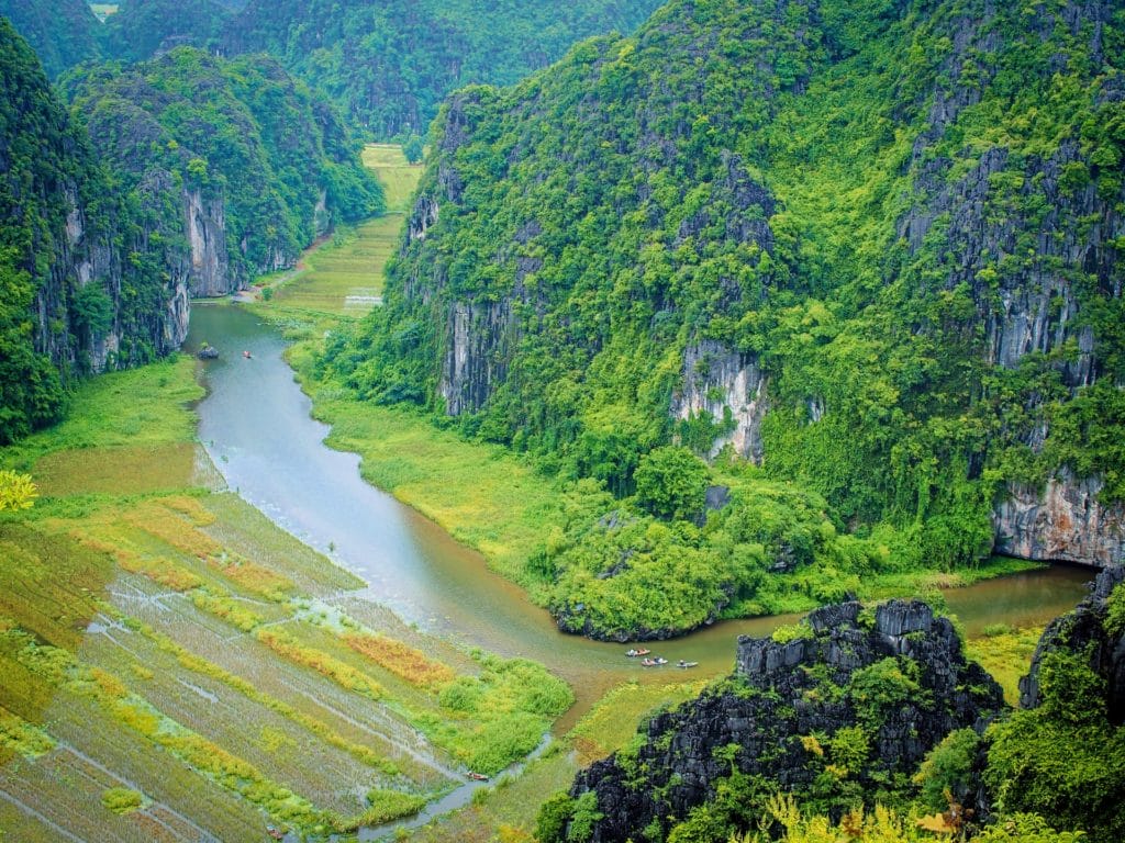 2- Day Ninh Binh Tour to Hoa Lu, Tam Coc, Mua Cave and Bich Dong Pagoda