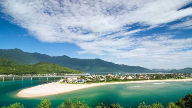 HAI VAN PASS & LANG CO BEACH TOUR / 1 DAY