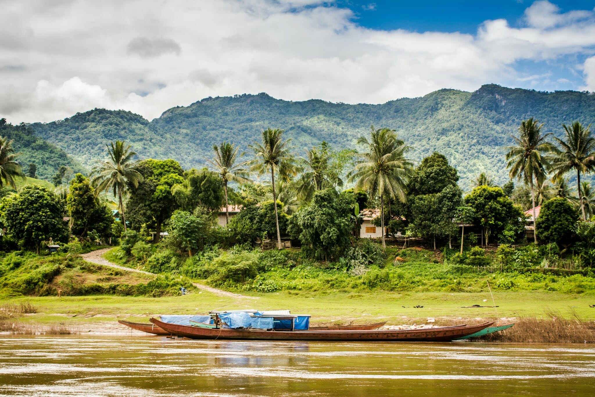 Mekong-River-Cruise-chiang-mai-to-luang-prabang-by-luxury-boat-4 What Are the Top Budget-Friendly Thailand and Laos Tour Options?