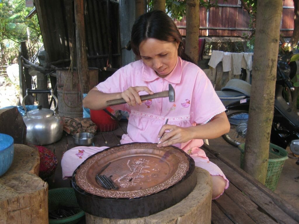 3-Day Phnom Penh Upstream Cruise to Siem Reap