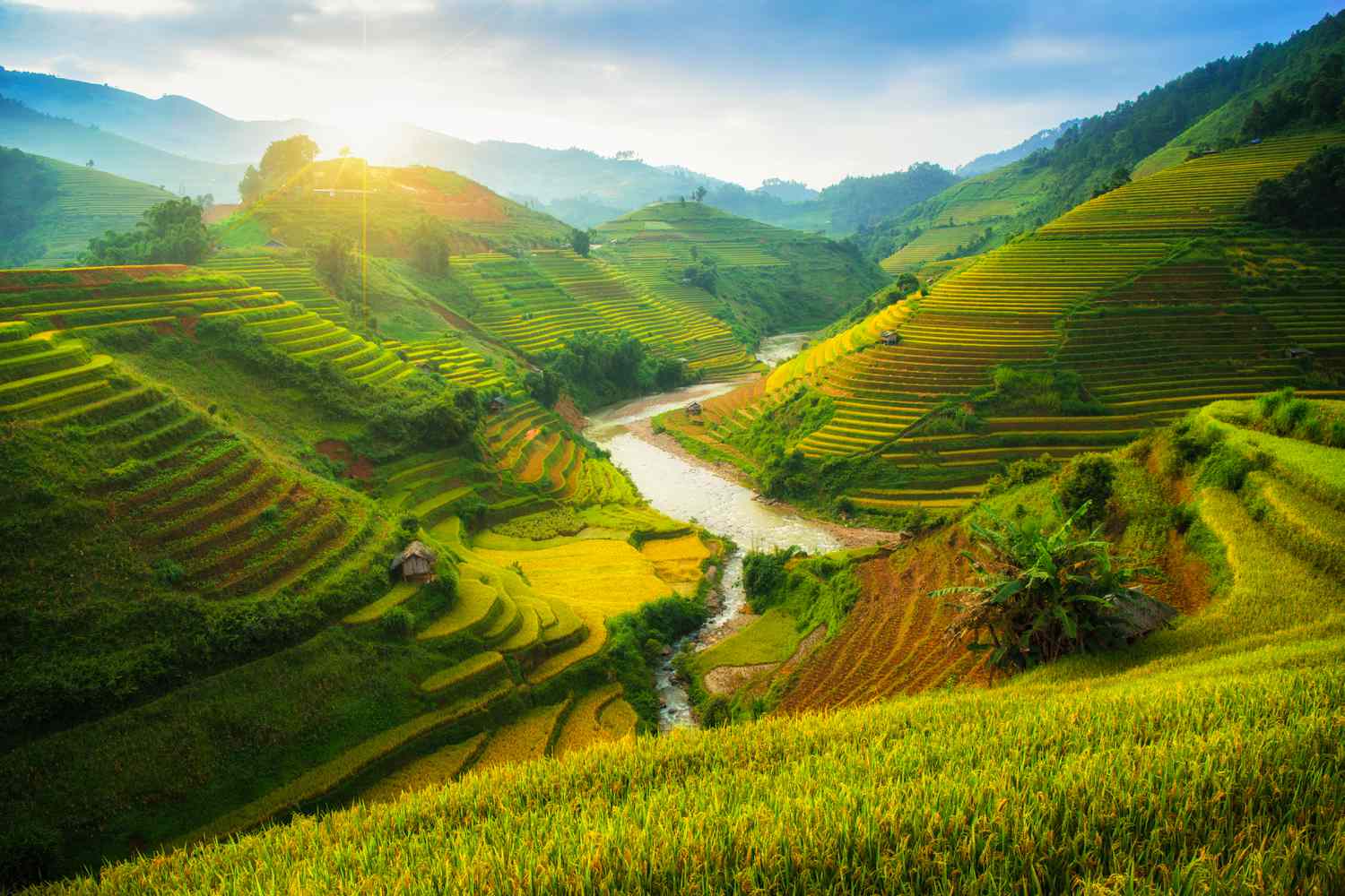 hot-weather VIETNAM TRAVEL GUIDE: TOP 15 THINGS YOU MUST KNOW WHEN TRAVEL WITH FAMILY