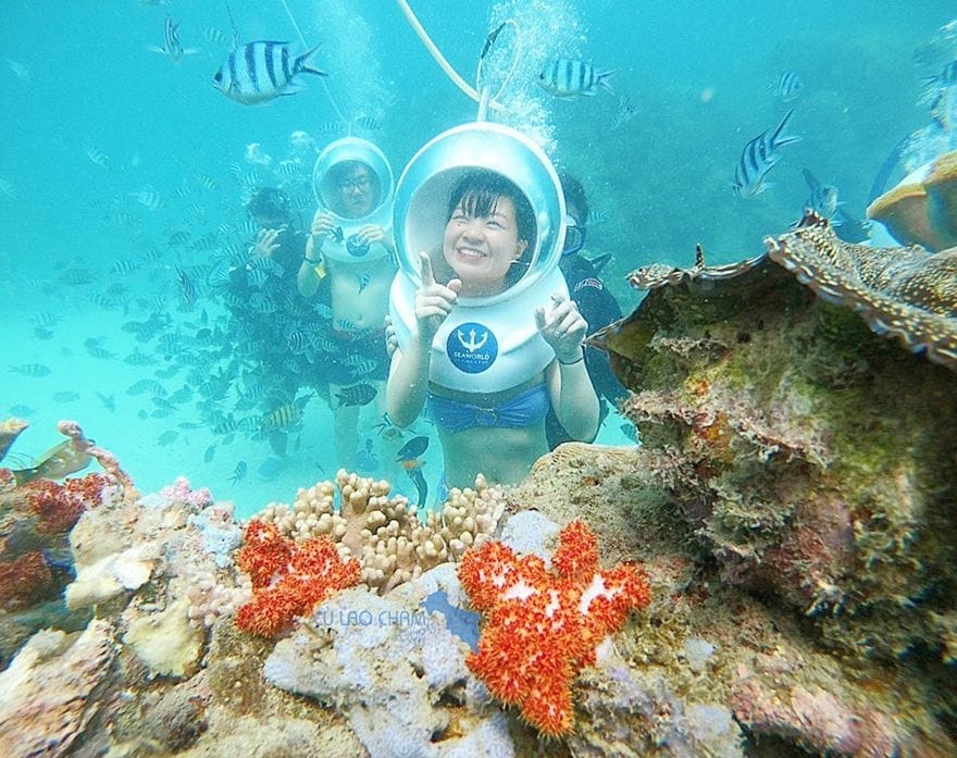 Walking Underwater Tour at Cham Island