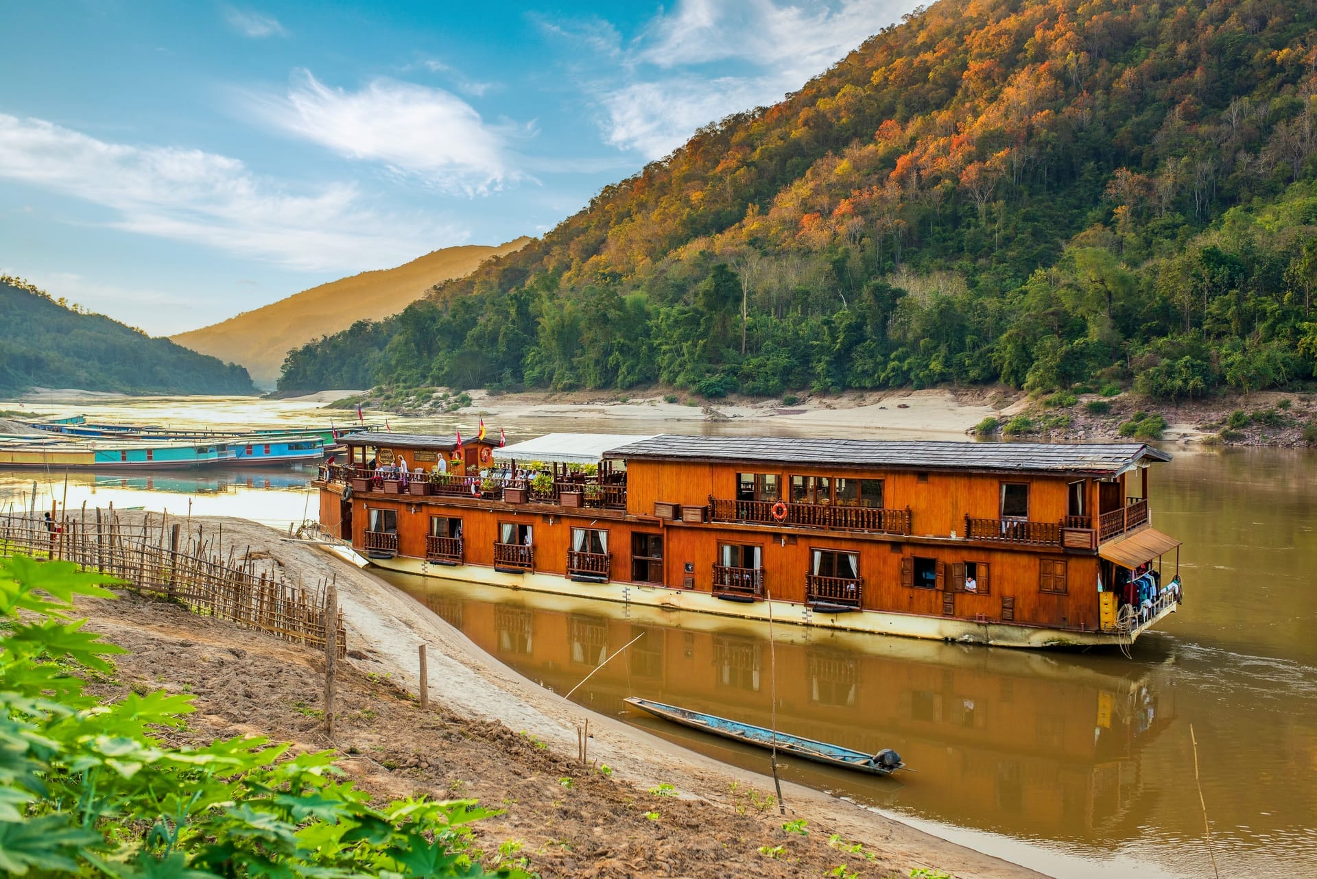 mekong-cruise-downstream-from-golden-triangle-to-luang-prabang-6-day