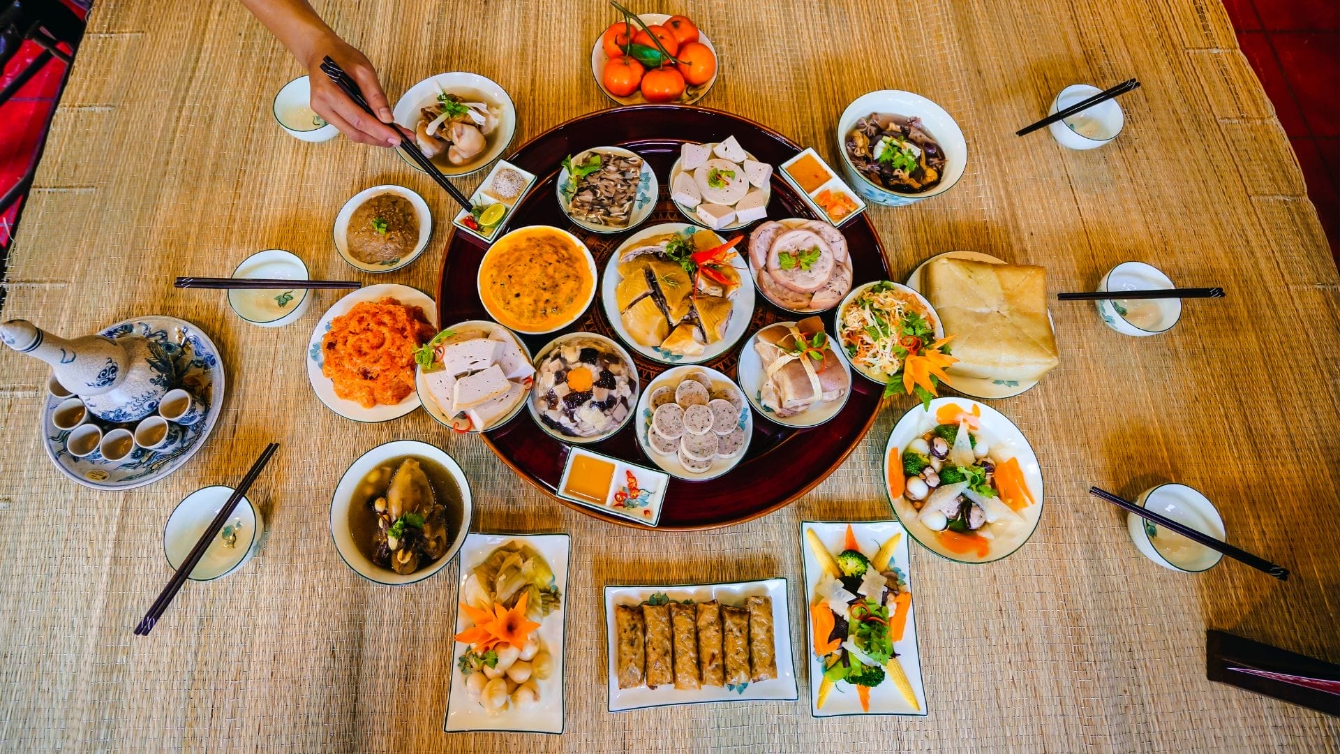 Tet-holiday-meal-when-is-the-best-time-for-vietnamese-expats-to-return-home-for-major-cultural-festivals-like-tet When is the Best Time for Vietnamese Expats to Return Home?