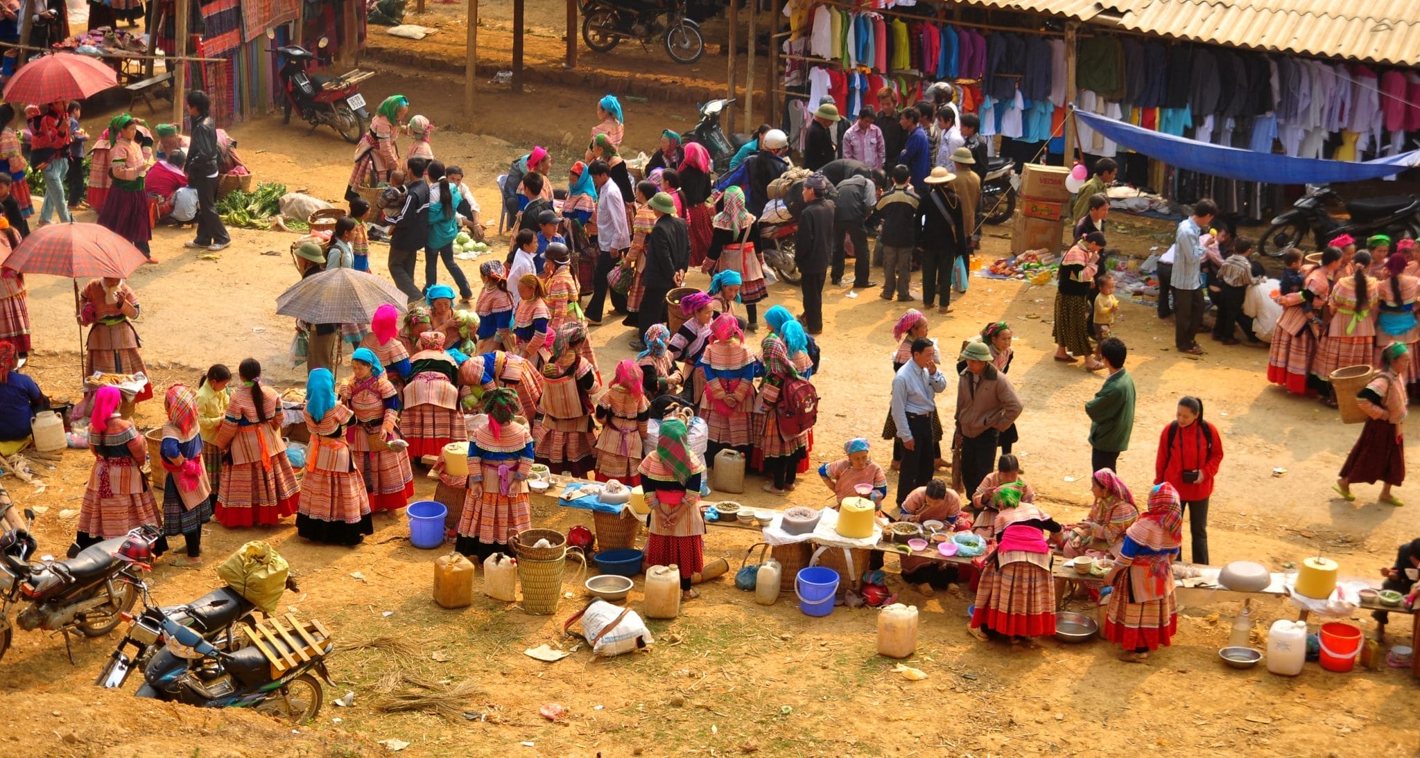 bac-ha-market-1 When Should Overseas Vietnamese Visit to Experience Vietnam’s Markets and Festivals?