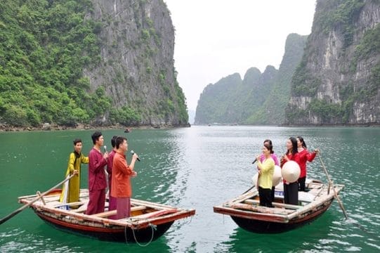 fishing-village-Culture-Halong-bay