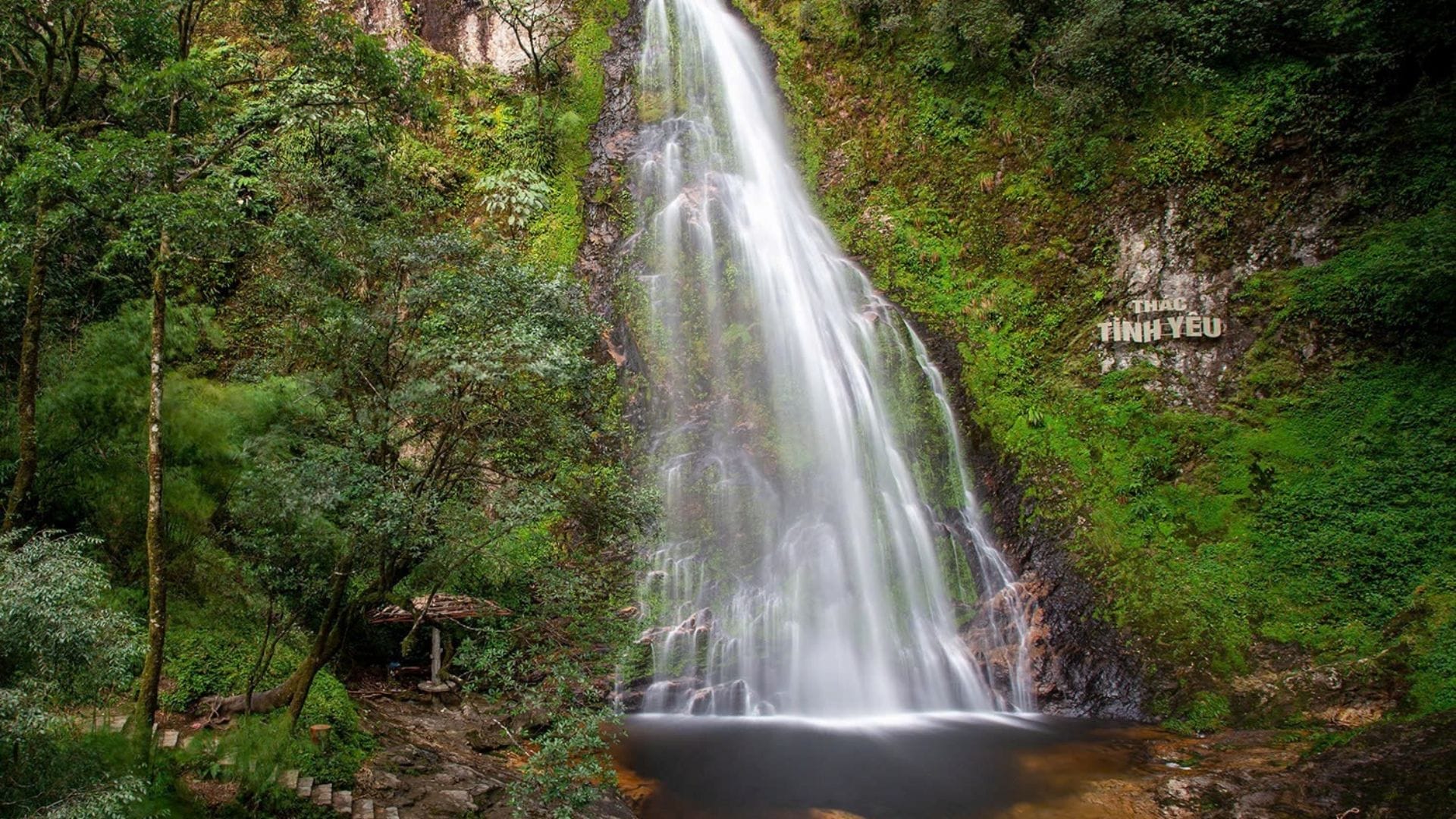 love-waterfall-sapa- Best Scenic Spots for Photography in Sapa: Capture Vietnam's Beauty