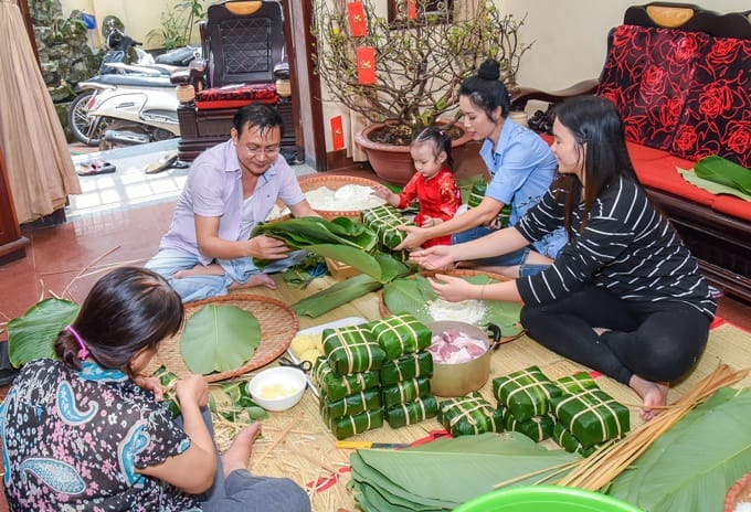 banh-chung-traditional-tet-foods-in-vietnam-a-culinary-guide-to-lunar-new-year-5 Traditional Tet Foods in Vietnam: A Culinary Guide to Lunar New Year