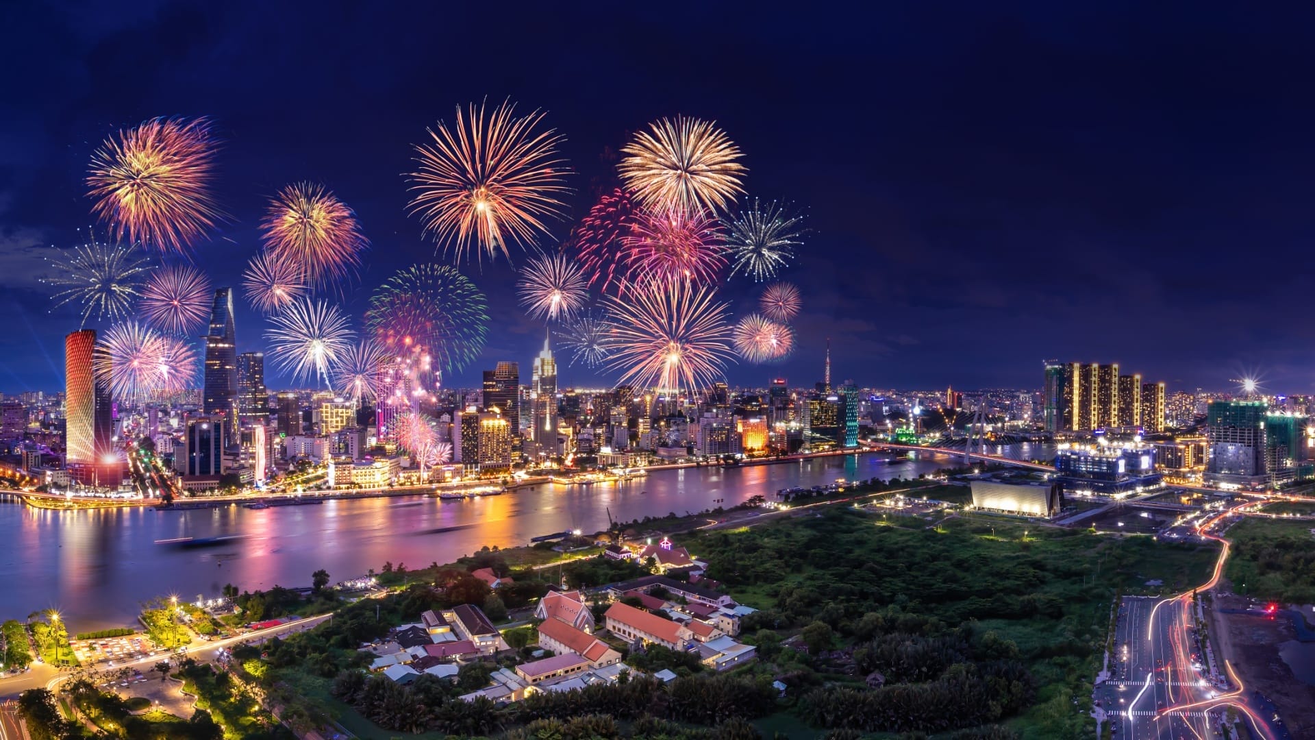 fireworks-in-ho-chi-minh-city Must-See Local Events During Tet: Experience the Magic of Lunar New Year in Vietnam