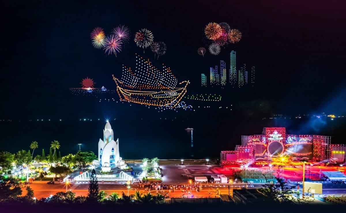 fireworks-in-nha-trang-where-to-see-the-best-tet-fireworks-displays-in-vietnam-lunar-new-year-6 Where to See the Best Tet Fireworks Displays in Vietnam | Lunar New Year