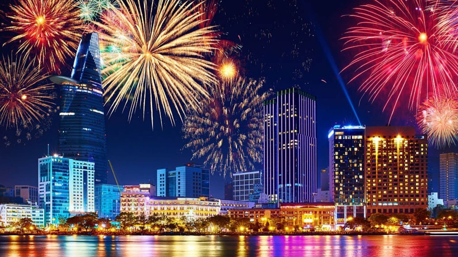 fireworks-in-saigon-where-to-see-the-best-tet-fireworks-displays-in-vietnam-lunar-new-year-1 Where to See the Best Tet Fireworks Displays in Vietnam | Lunar New Year