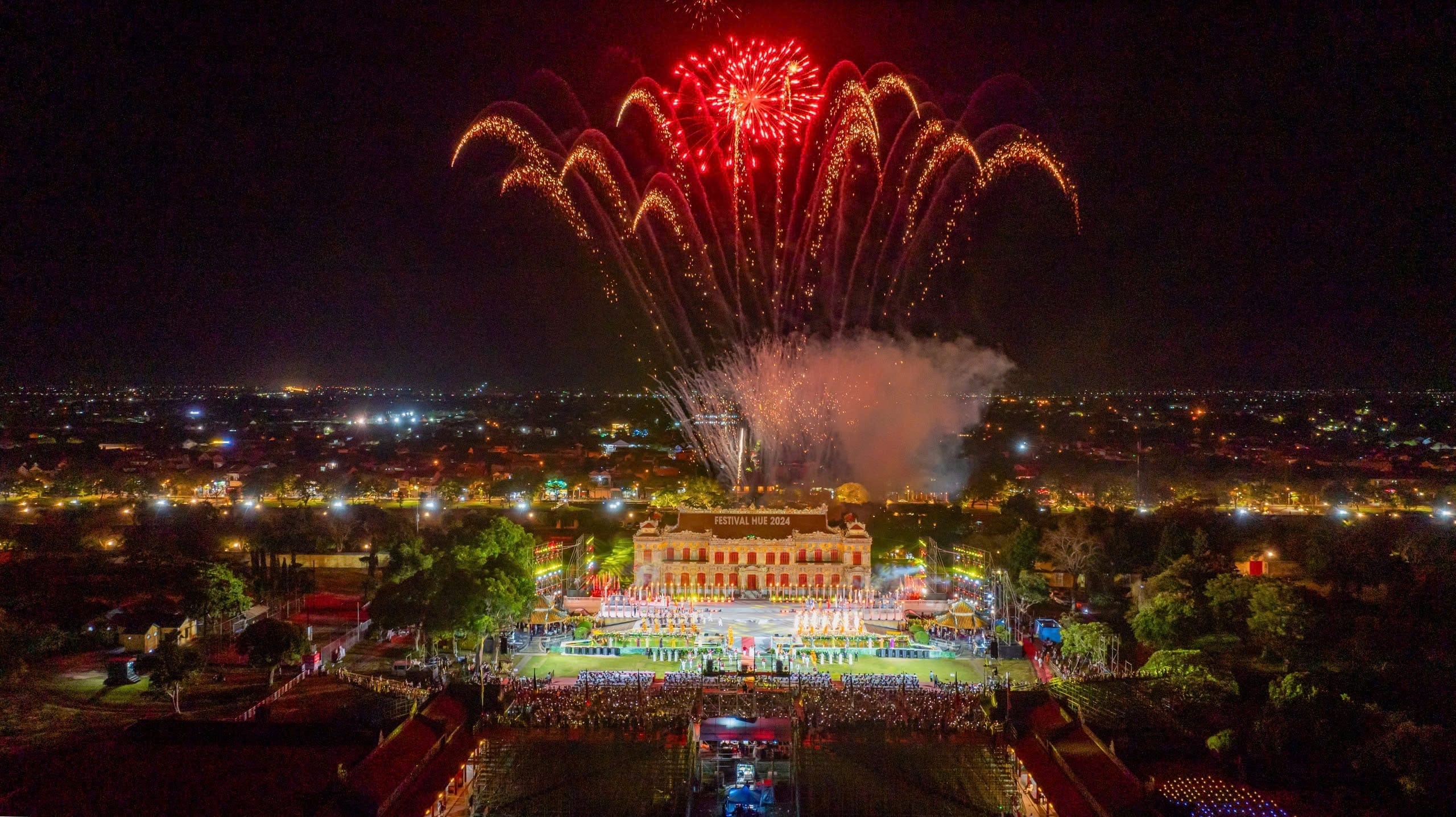 tet-fireworks-in-hue Where to See the Best Tet Fireworks Displays in Vietnam | Lunar New Year