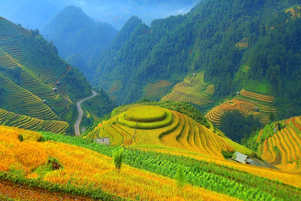 Che-Cu-Nha-in-Mu-Cang-Chai-1 14-Day Ultimate Northern Vietnam Offroad Motorbike Adventure to Ban Gioc Waterfall, Ha Giang, Sapa, Dien Bien Phu