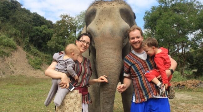 top-elephant-sanctuaries-in-thailand