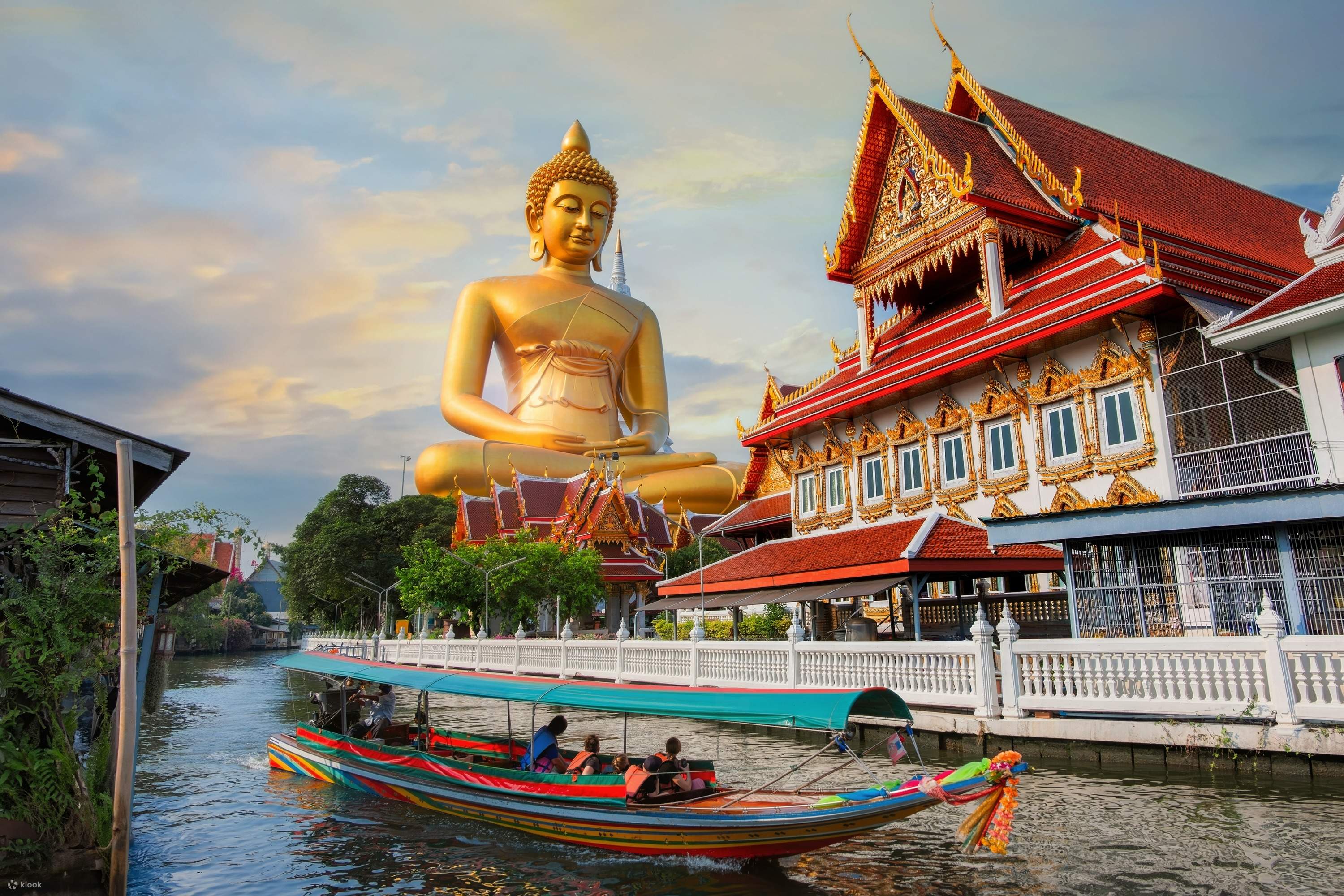 Must-Do Romantic Experiences in Bangkok for Honeymooners? Temple-in-Bangkok Must-Do Romantic Experiences in Bangkok for Honeymooners?