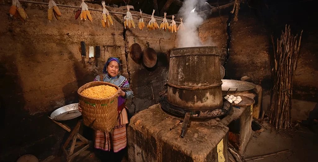 04-dvl-2342a-4789-3548.jpg-e1750408840784-1024x523 Bac Ha Hidden Treasures: Beyond the Famous Market