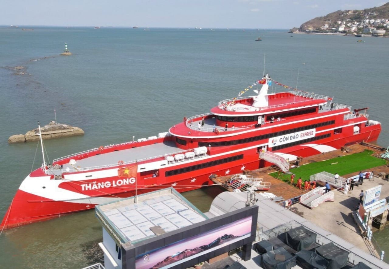 From Saigon to Con Dao: A Journey of Contrast Cao-Dao-Express-Boat From Saigon to Con Dao: A Journey of Contrast