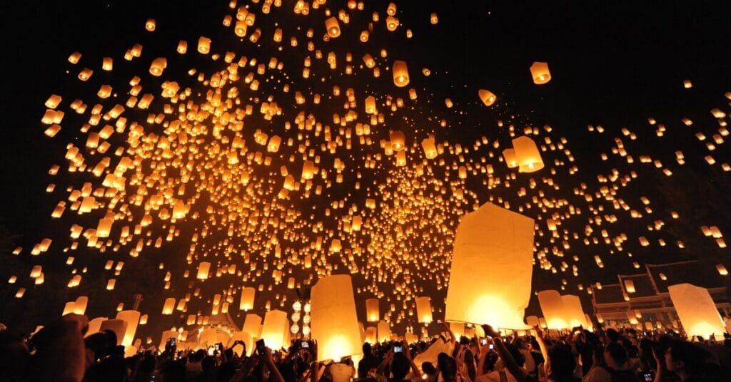 Yi Peng – Chiang Mai's Enchanting Lantern Festival YI-YENG-1-1024x536 Yi Peng – Chiang Mai's Enchanting Lantern Festival