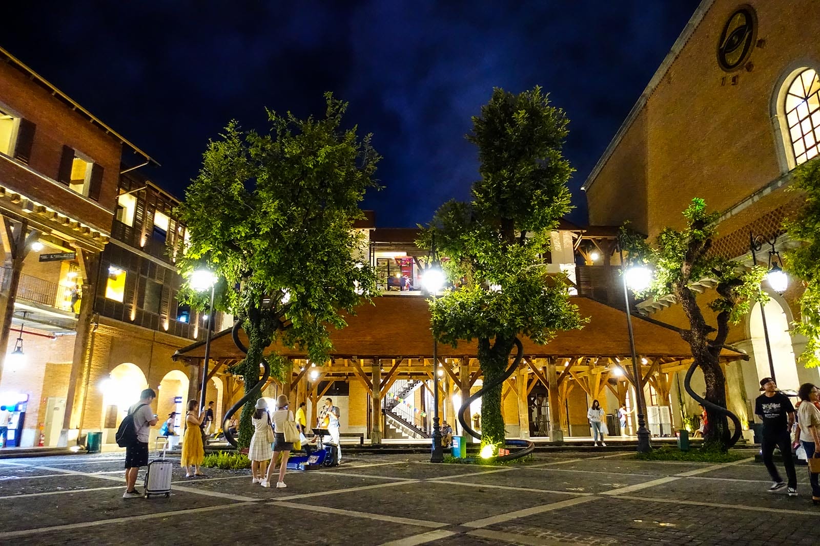 Where to Stay in Chiang Mai: Old City, Riverside or Nimman? nimman-1 Where to Stay in Chiang Mai: Old City, Riverside or Nimman?