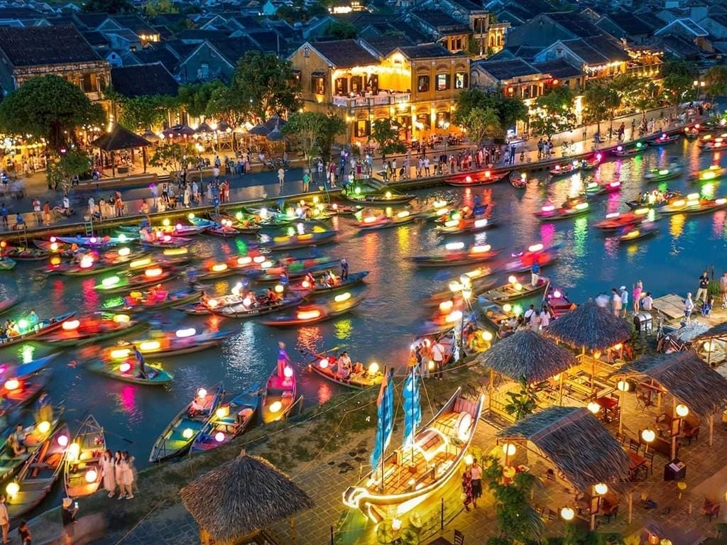 thanh0310-230322020312-du-lich-hoi-an-ve-dem-04 Top 10 Places in Da Nang: Complete Travel Guide 2025