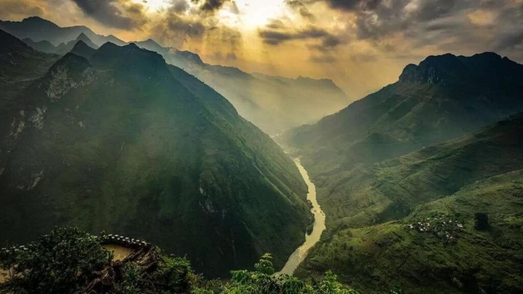 Ha Giang Climate by Month: When is the Best Time to Go ? the-weather-in-Ha-Giang-Loop-in-December-1024x576 Ha Giang Climate by Month: When is the Best Time to Go ?